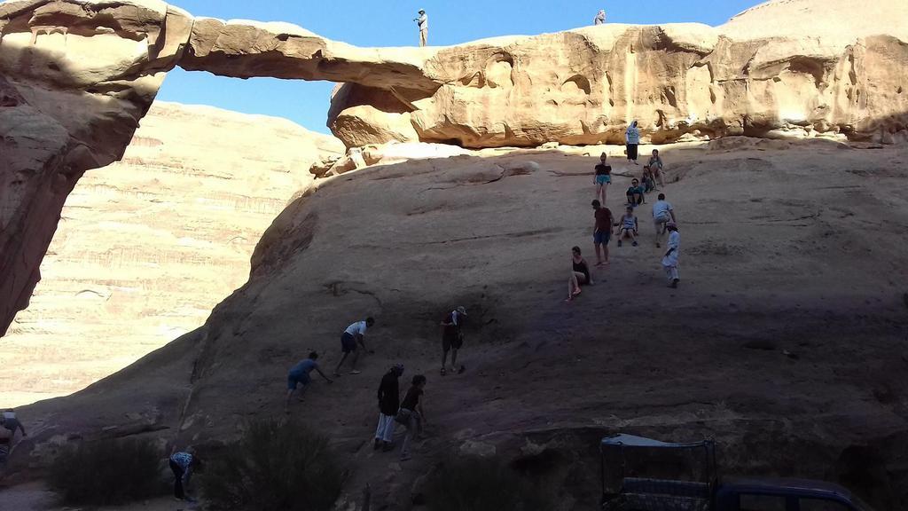 Bedouin Holidays Camp And Jeep Tours Wadi Rum Ngoại thất bức ảnh